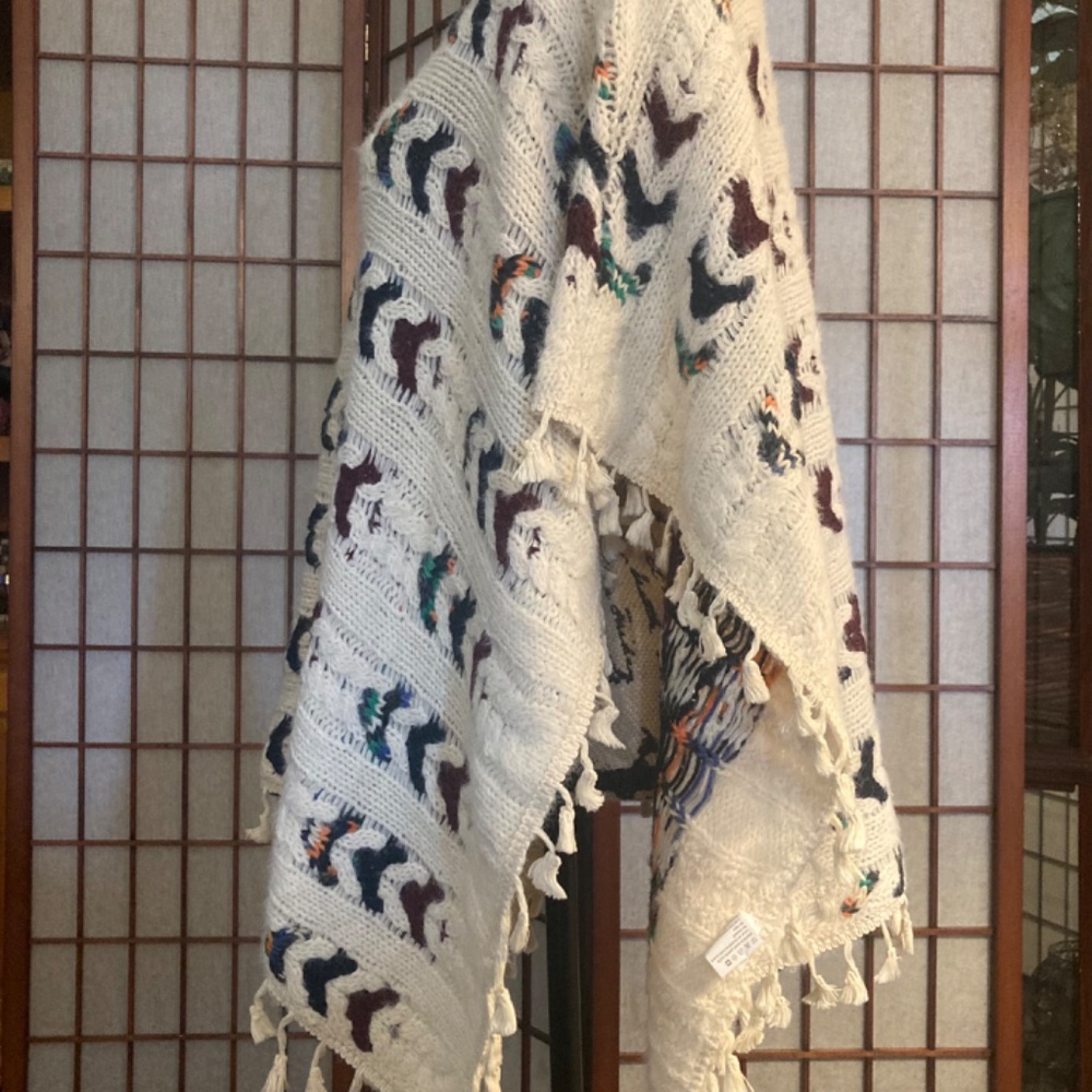 Thick Warm Sweater Poncho - Picture 3 of 10